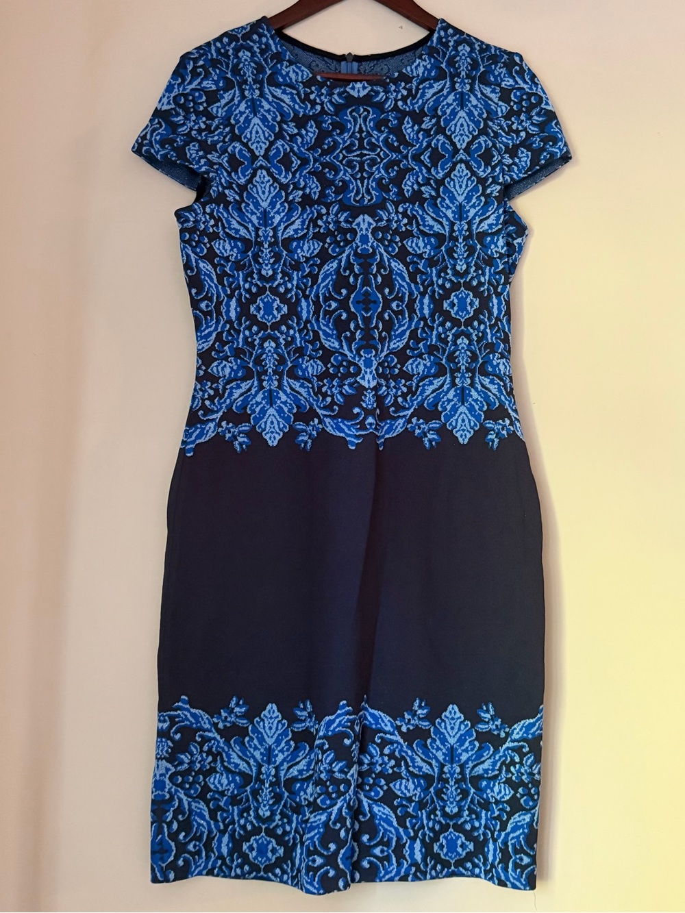 St John | Blue Jacquard Metallic Knit Sheath Dress | Size 8 - Picture 6 of 15